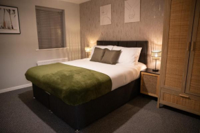 2 Bedroom Property with Free Parking close to Leeds City Centre